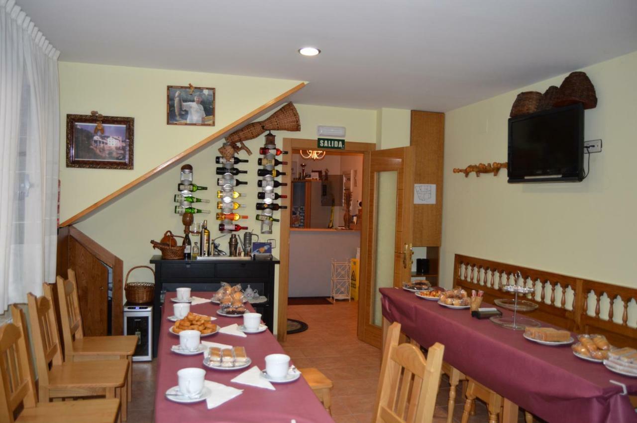 Hotel Ana Cangas De Narcea Buitenkant foto
