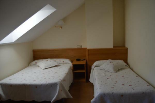 Hotel Ana Cangas De Narcea Buitenkant foto